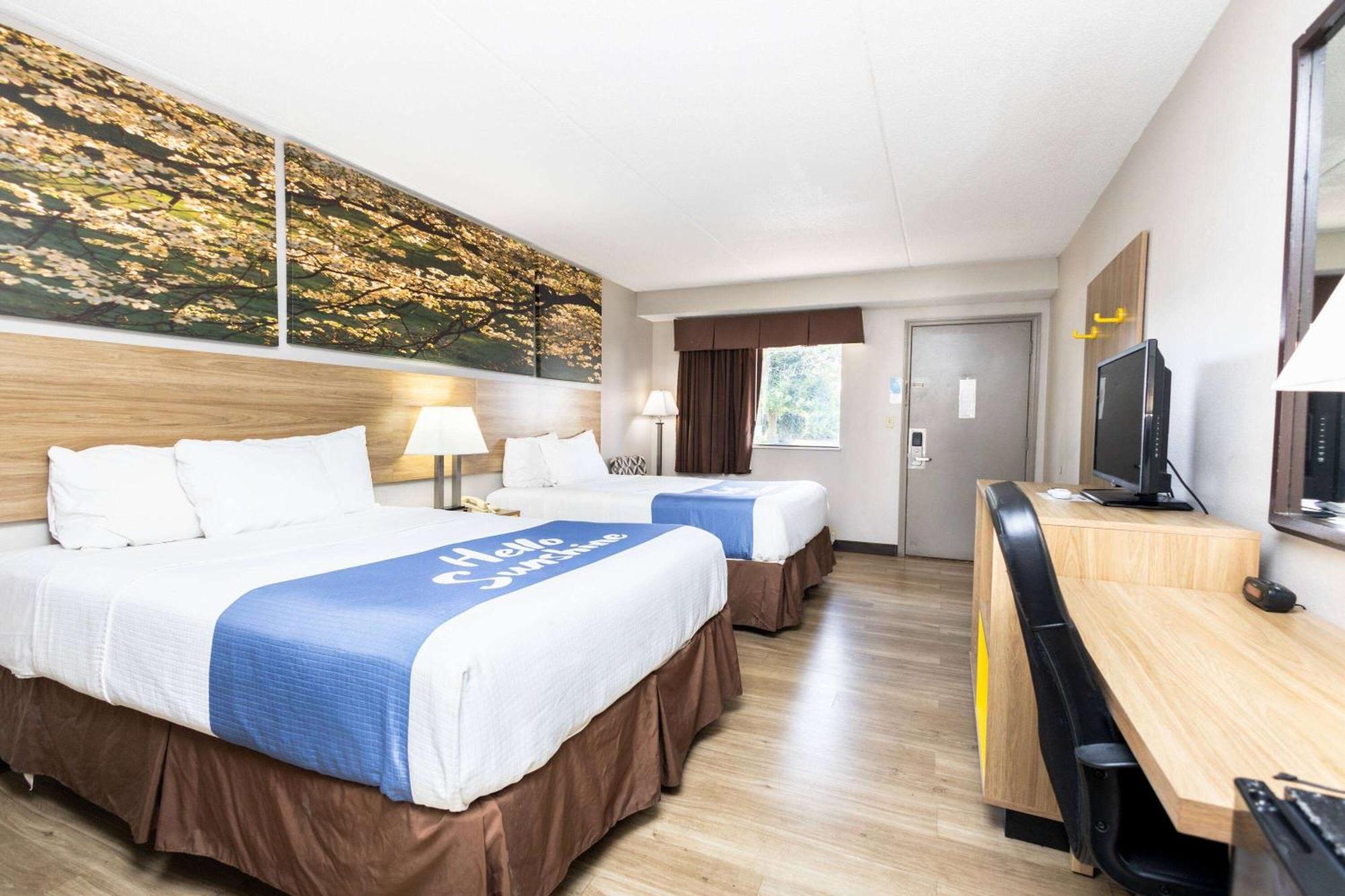 Days Inn By Wyndham Dayton Huber Heights Northeast Ngoại thất bức ảnh