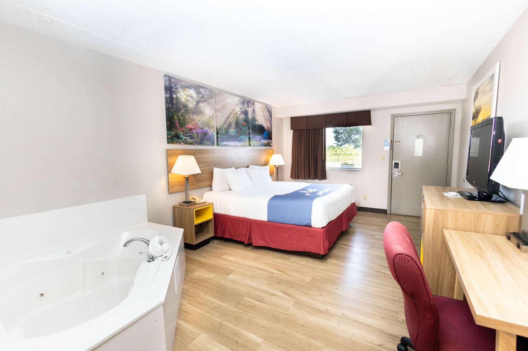 Days Inn By Wyndham Dayton Huber Heights Northeast Ngoại thất bức ảnh